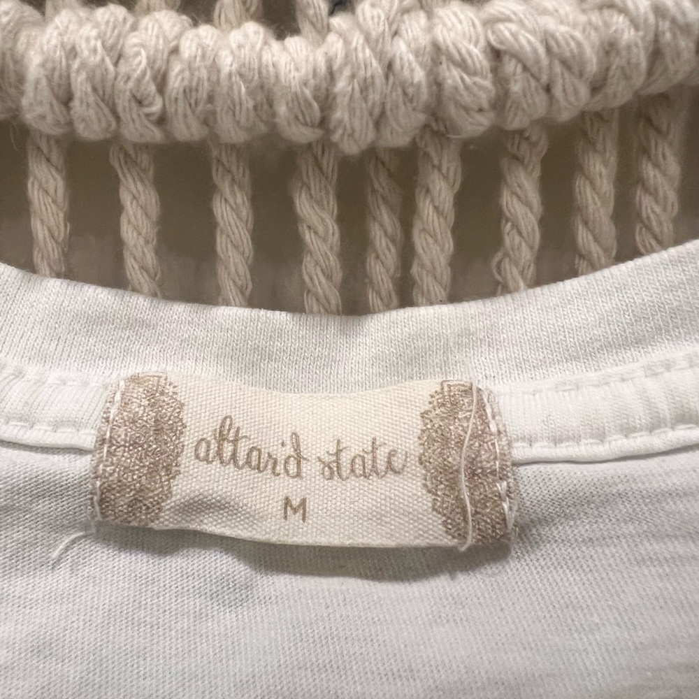 Altar’s State “Howdy” Tee Size Medium - image 2